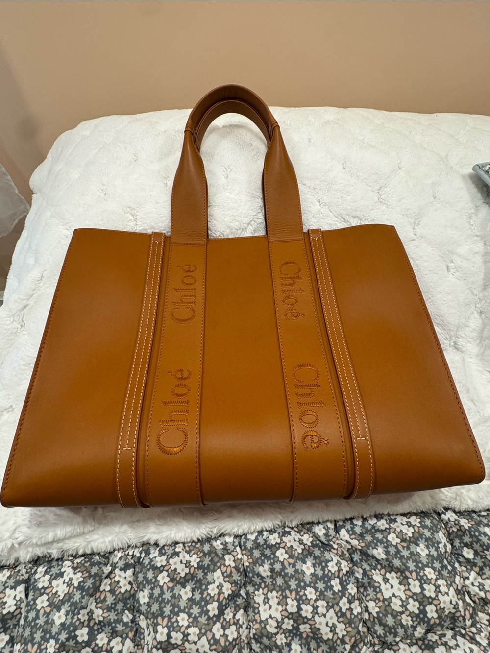 100% AUTHENTIC- Chloe Woody Tote Bag - Large - TAN LEATHER - Picture 2 of 9